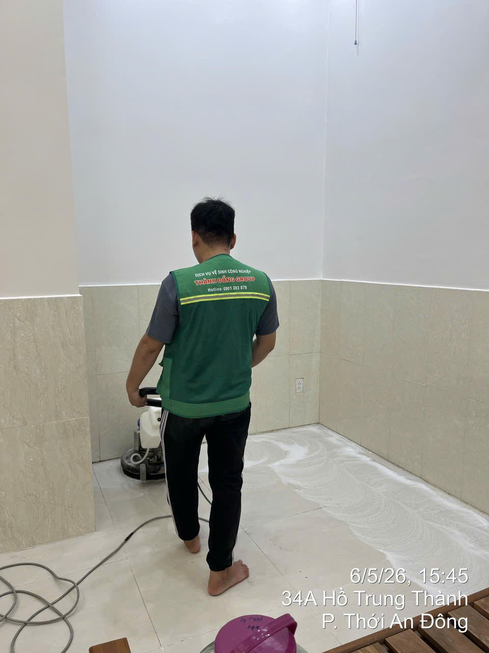 Đánh bóng sàn đá nhà vệ sinh